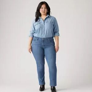 LEVI'S Levis Classic Straight Women's Jeans, Medium Wash NWT! Size 24W